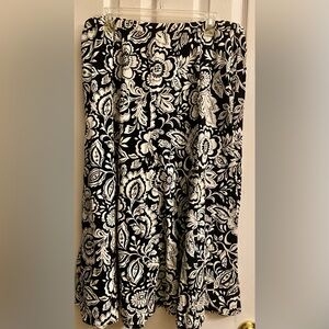 Charter Club Black and White Floral A-Line Skirt; Size XL; NWOT.